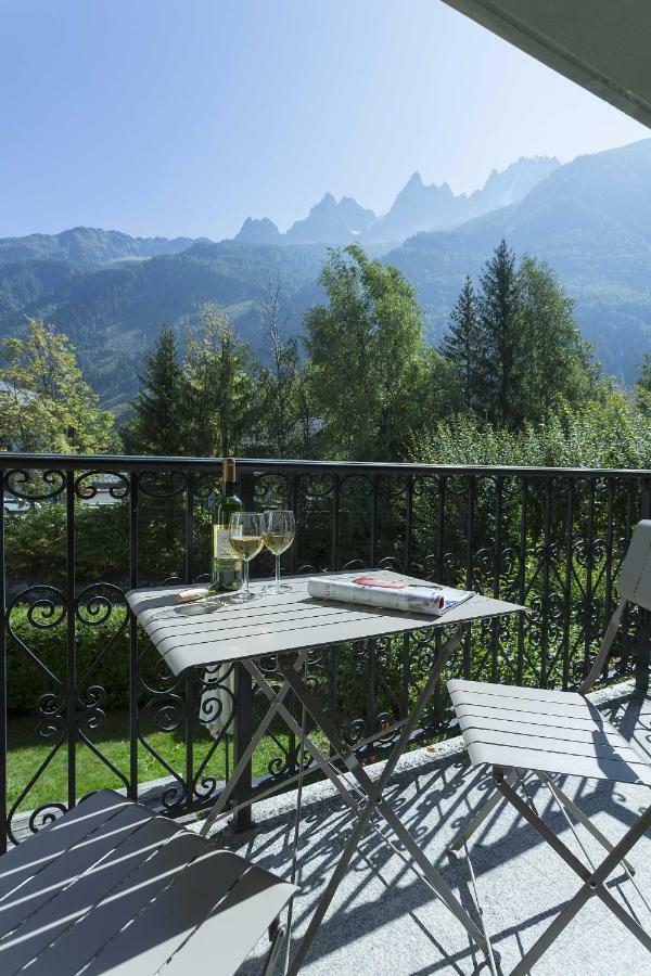 Apartment Ensa - Alpes Travel - Central Chamonix - Sleeps 4 Exterior foto